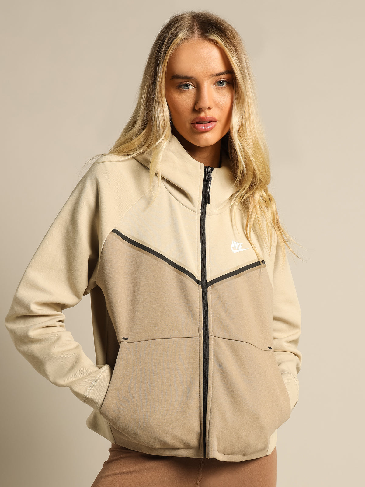 Sportswear Tech Fleece Windrunner in Rattan &amp; Khaki
