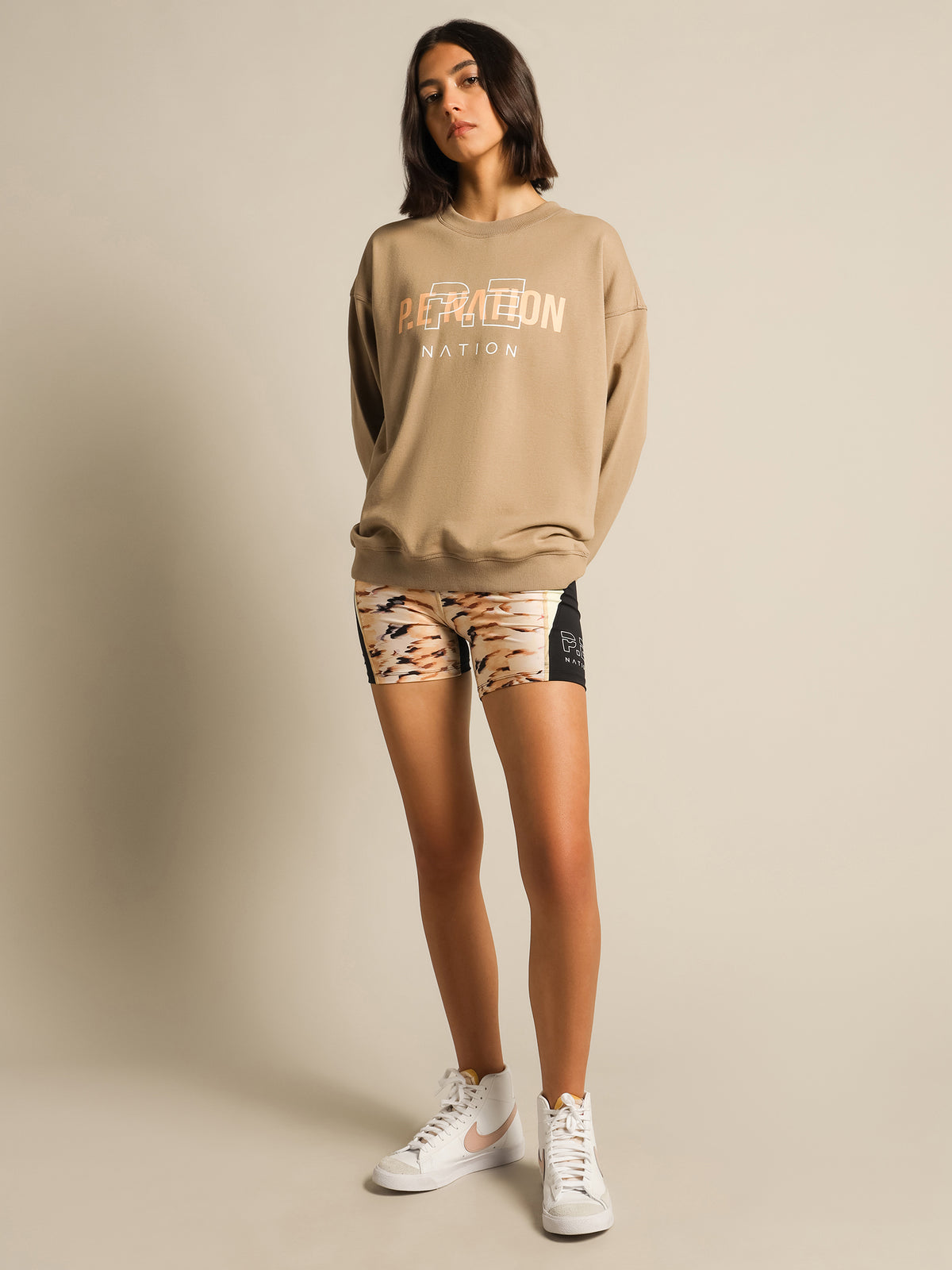 Unity Sweat in Light Taupe