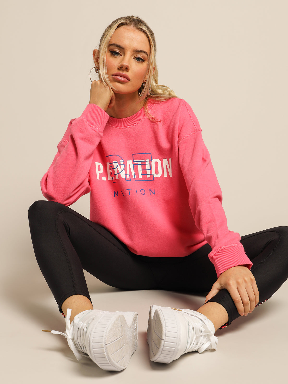 Unity Sweat in Knockout Pink