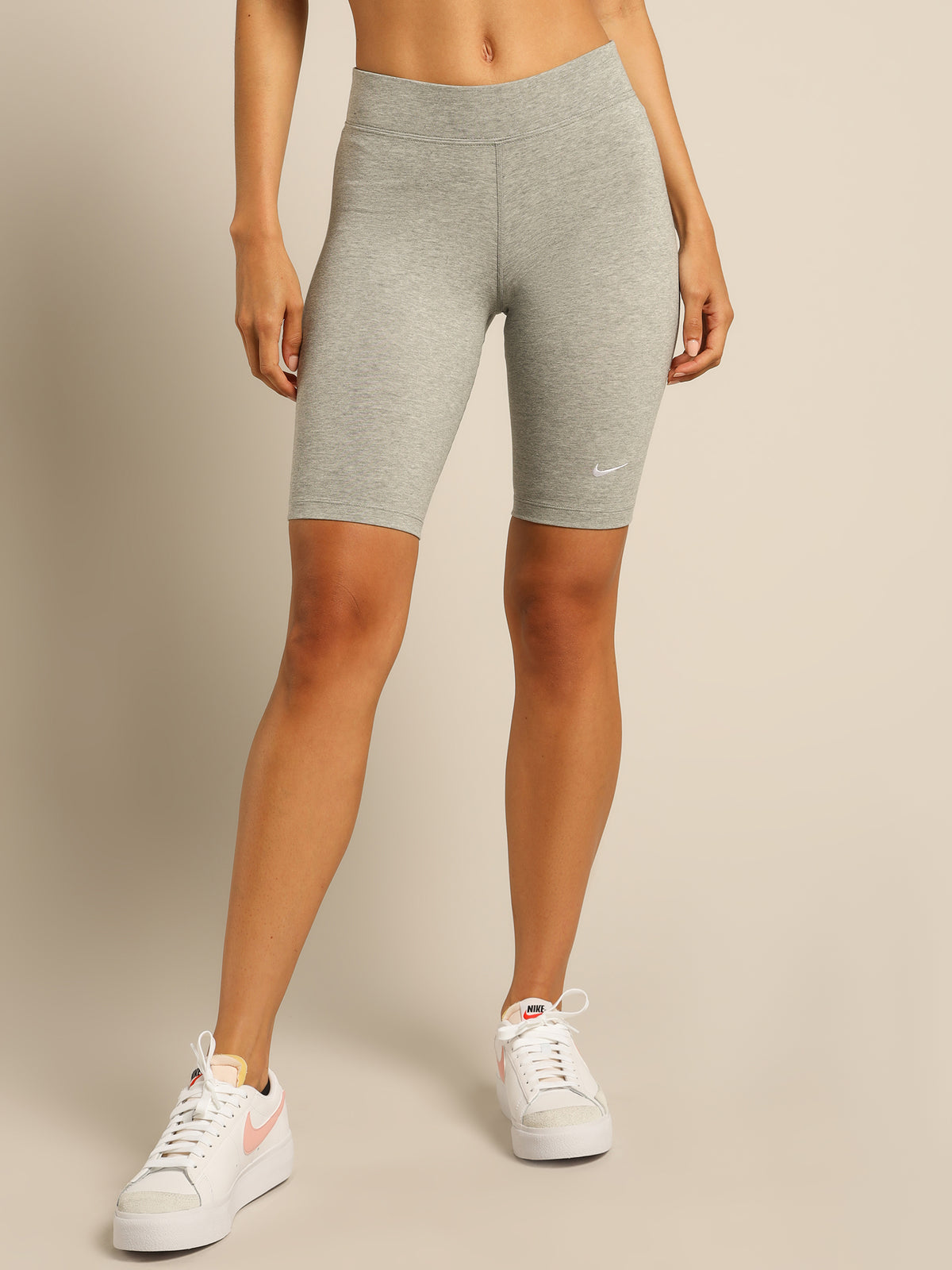 Sportswear Essentials MR Shorts in Dark Grey Heather