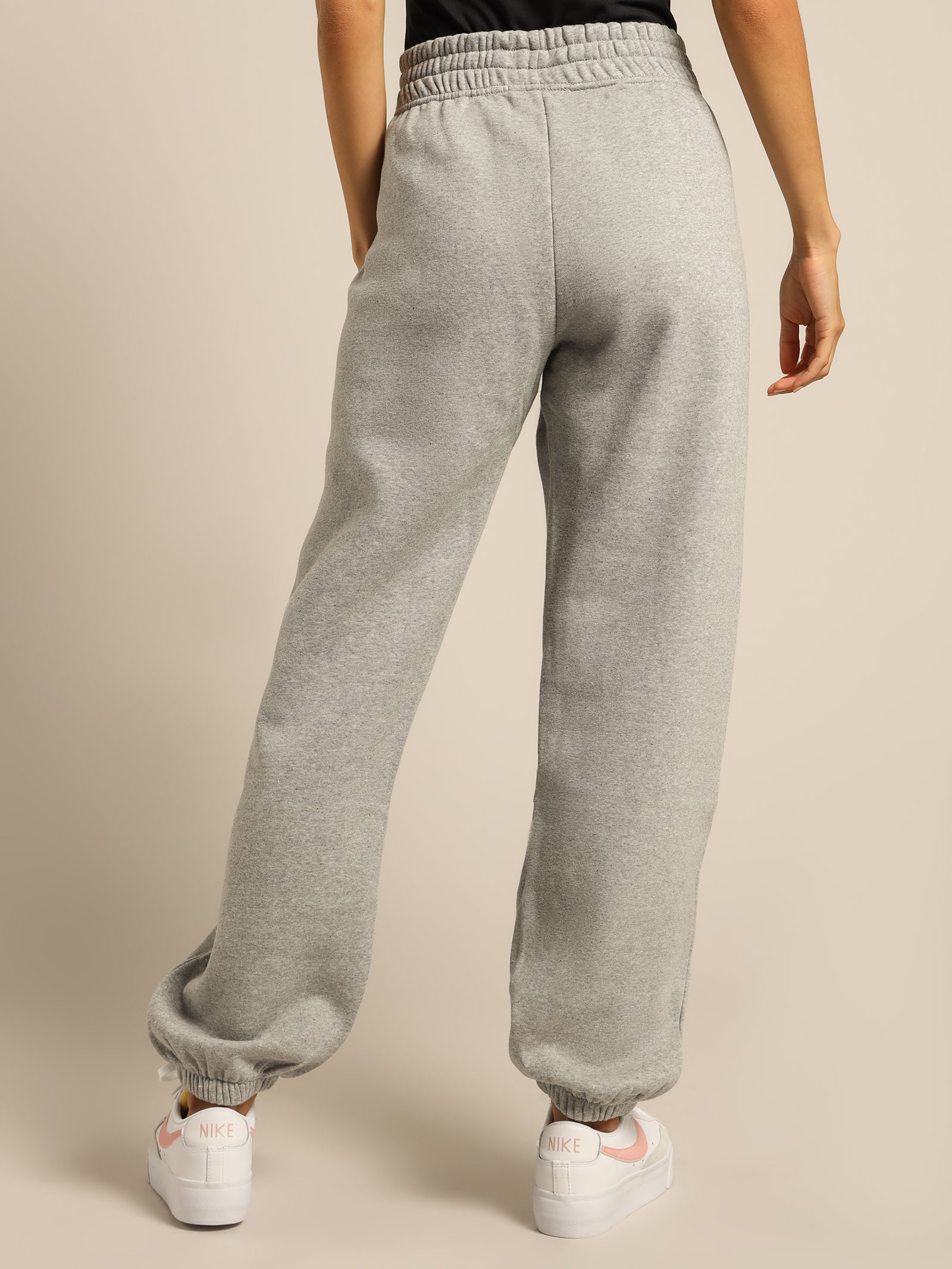 Sportswear Essentials Collection Fleece Pants in Dark Grey Heather