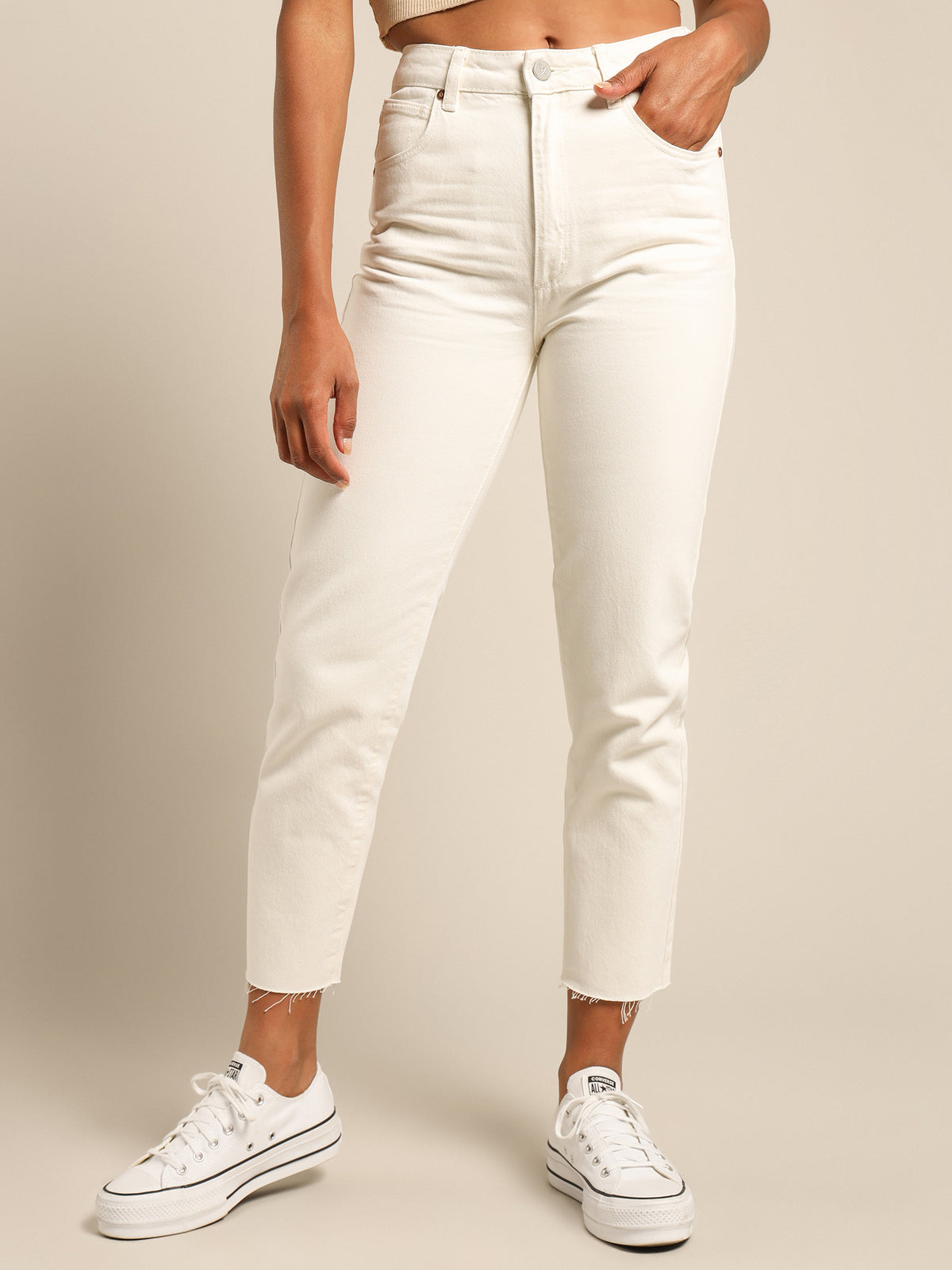 A 94 Petite High Slim Jean in White Fade
