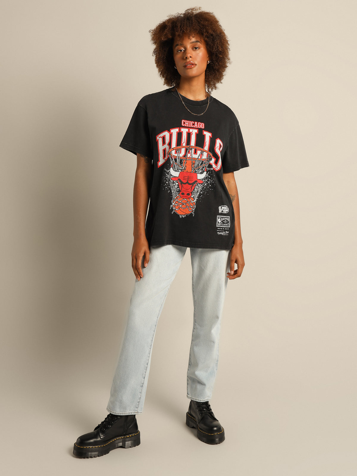 Vintage Arch Boxy Bulls T-Shirt in Faded Black