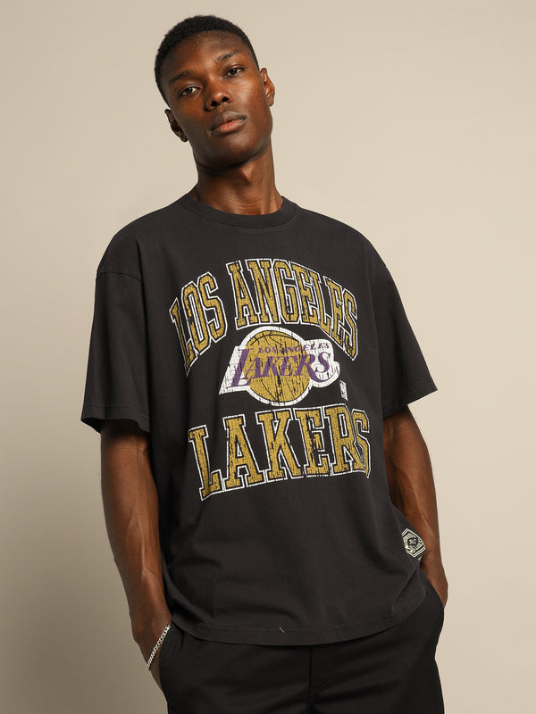 LA Lakers Vintage T-Shirt in Black - Glue Store