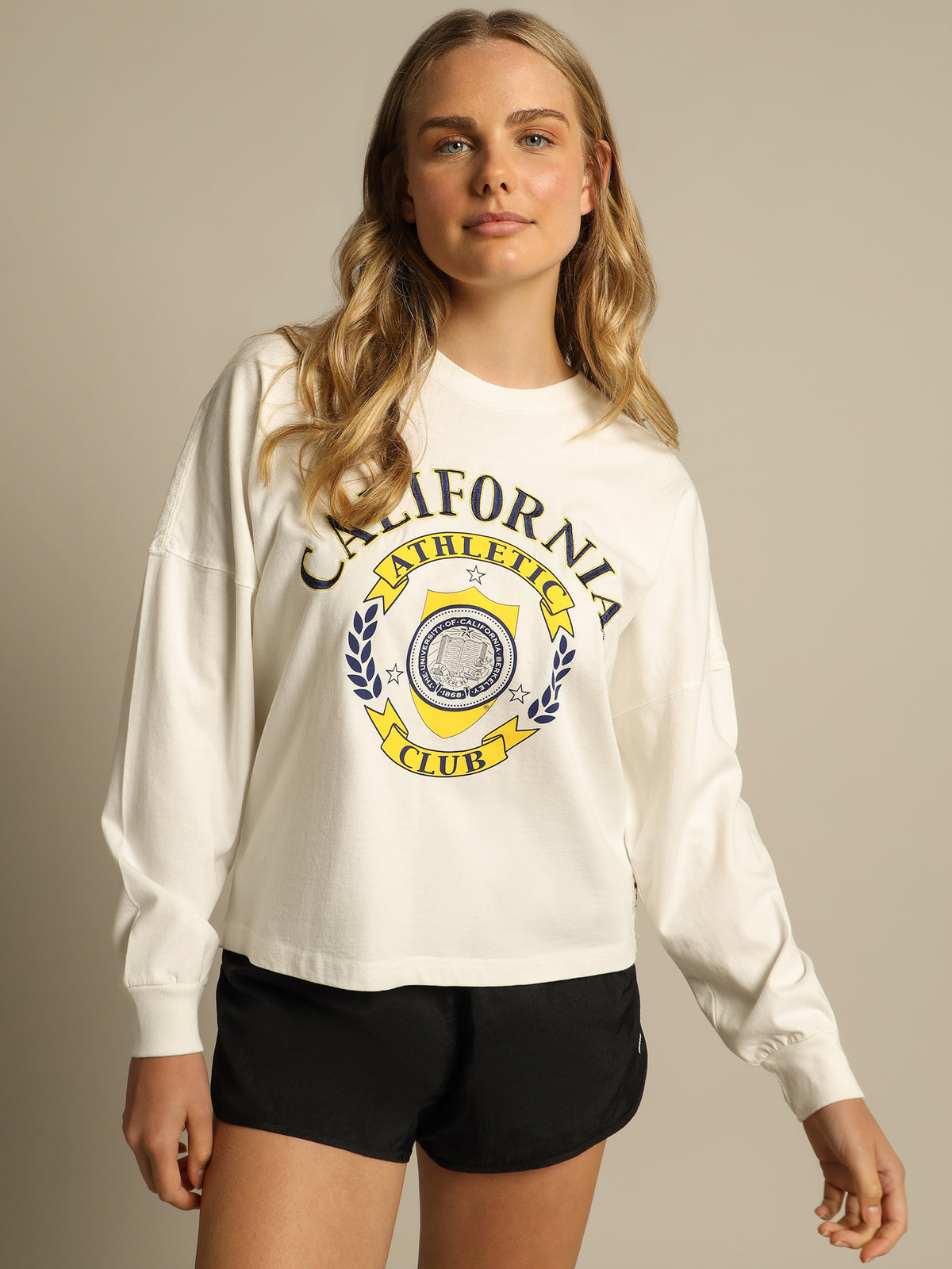 Womens Team Past Long Sleeve T-Shirt in Ivory