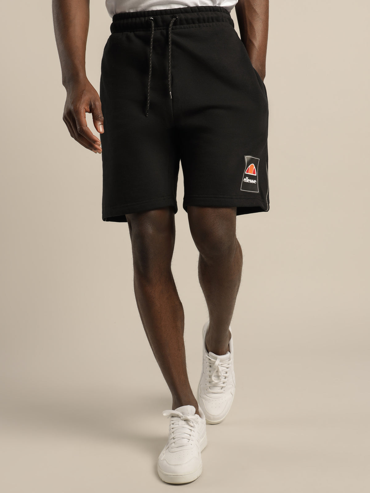 Ollino Shorts in Black