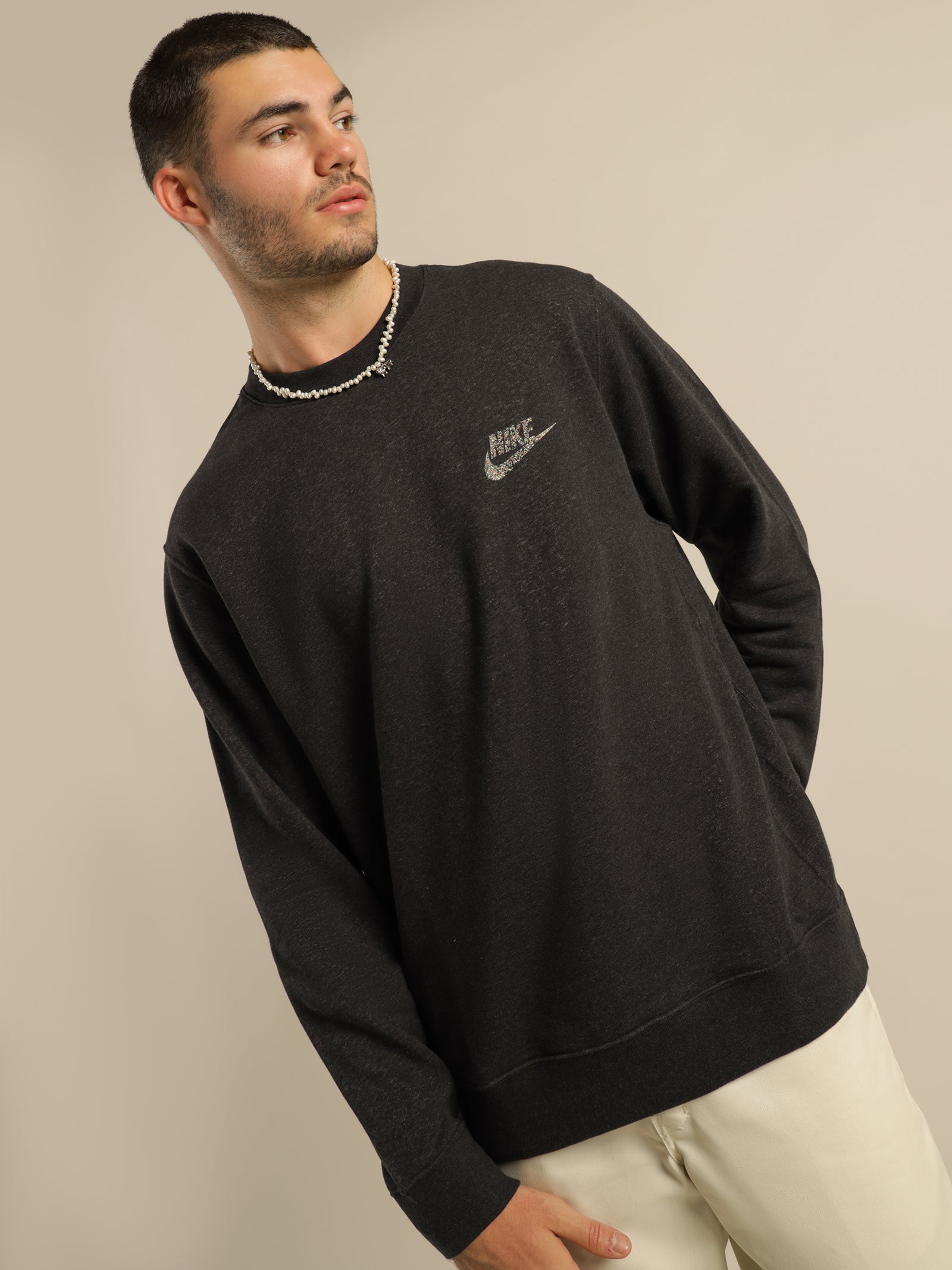 Nike Sportswear Essentials Crew Black Glue Store