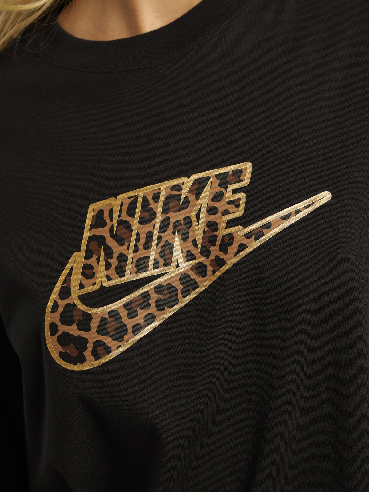 Sportswear T-Shirt in Boxy Leopard in Black &amp; Metallic Gold