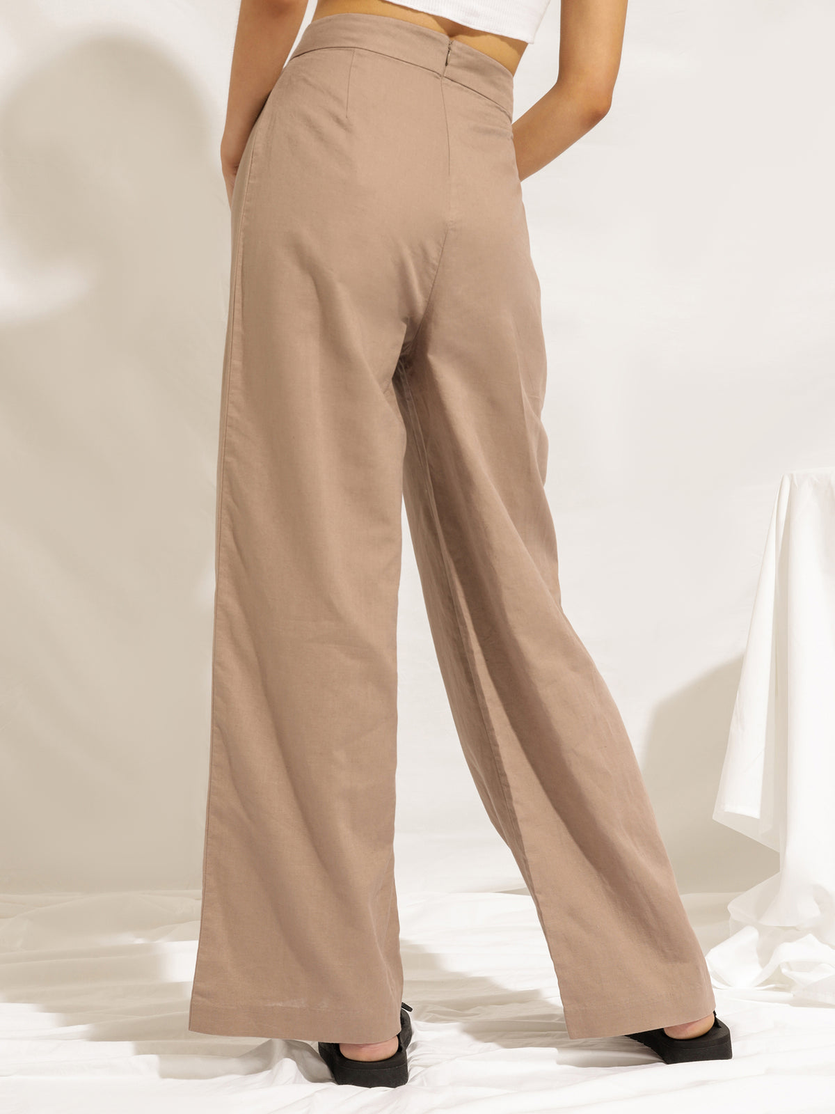Gaia Linen Pants in Carob Brown