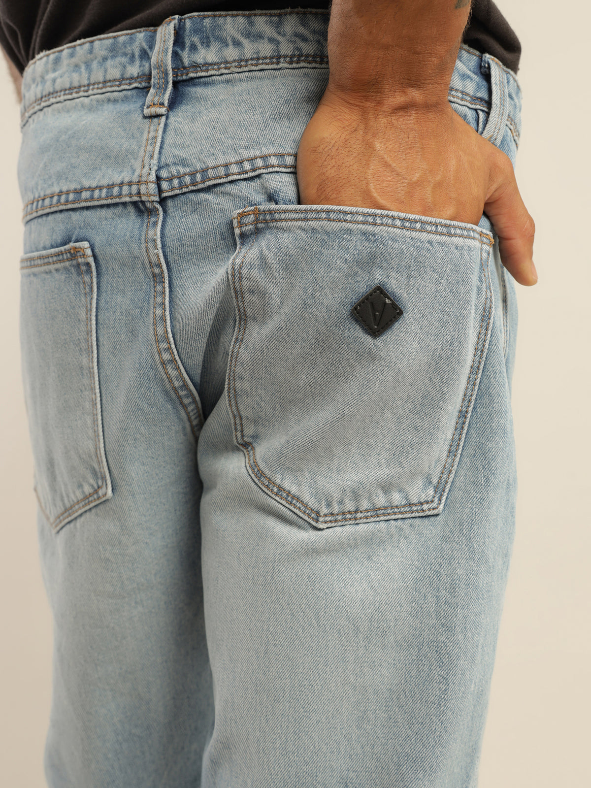 A 90s Relaxed Jeans in Offworld Blue