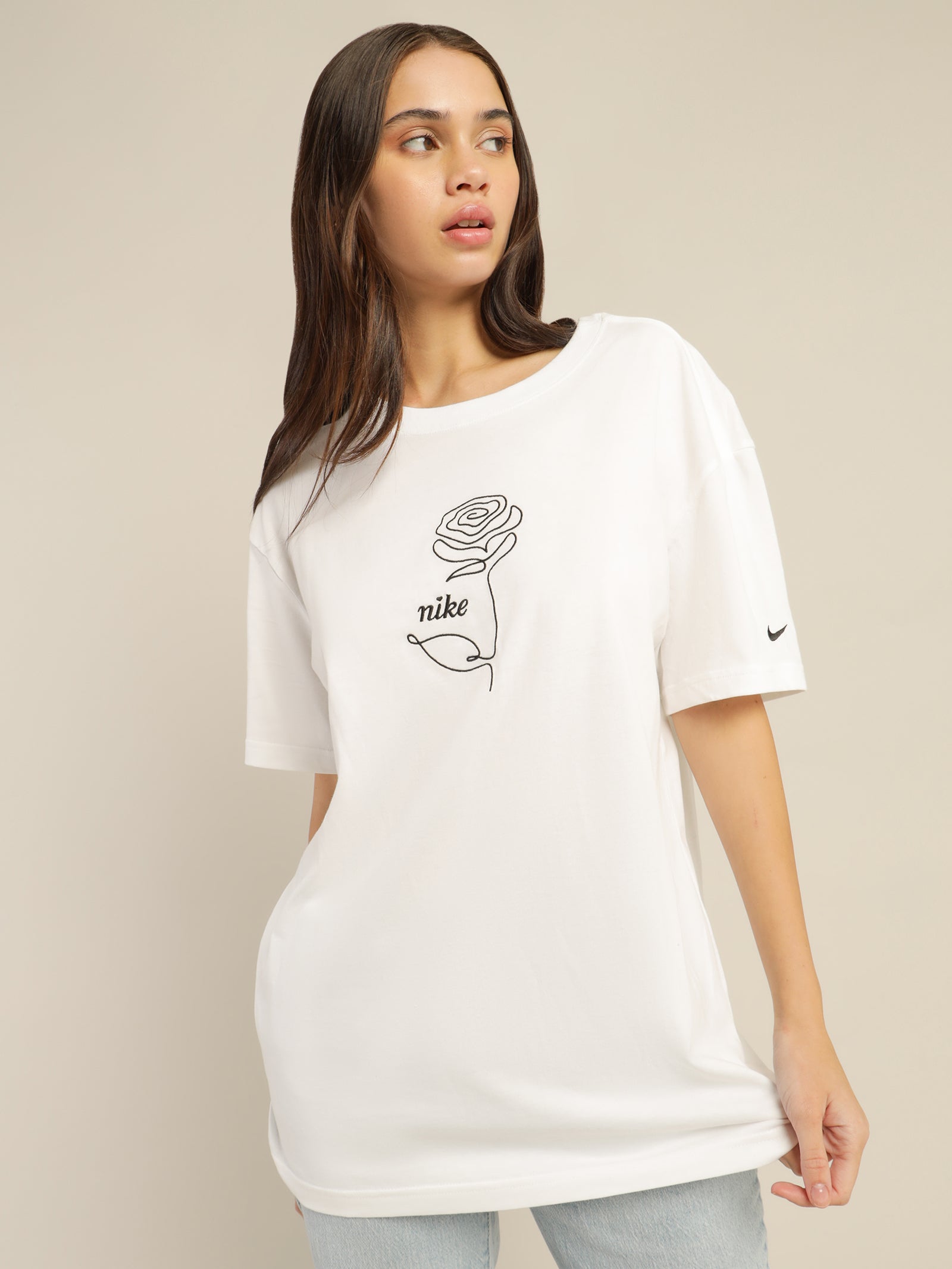 Nike Sportswear Embroidered Rose T-Shirt White/Black