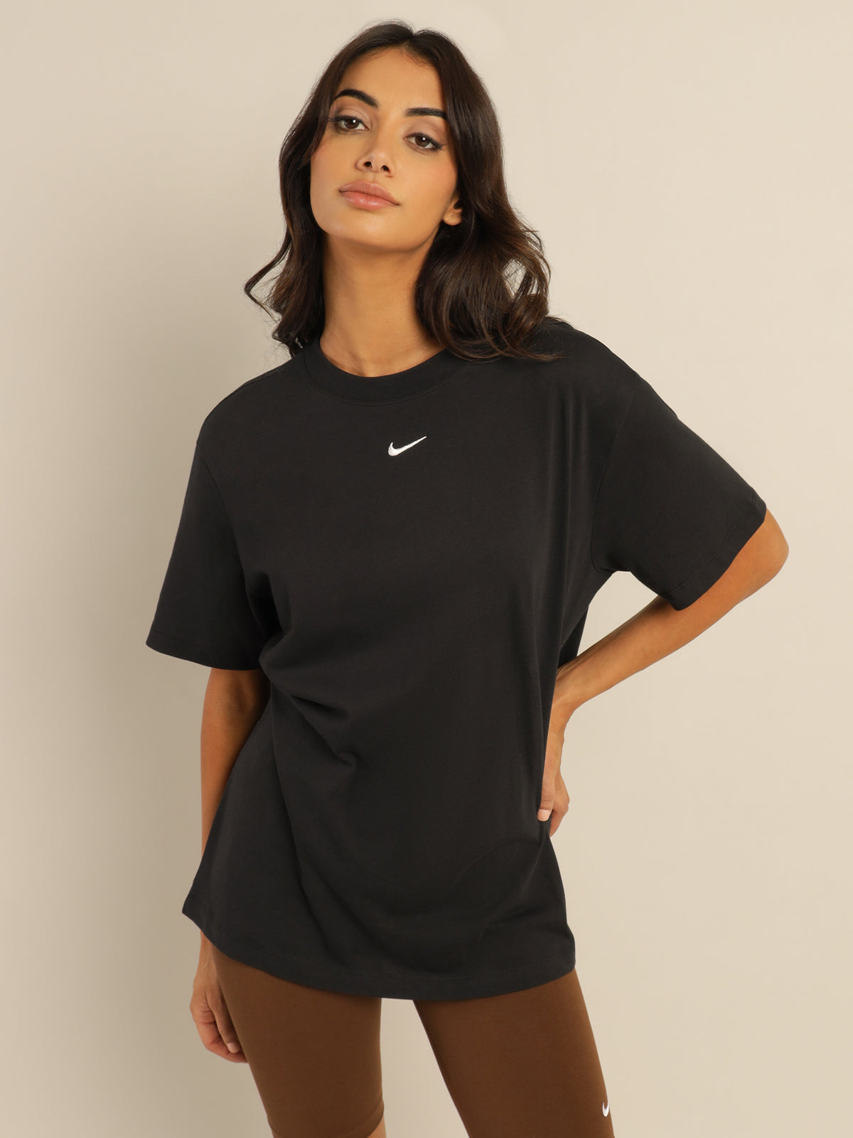 Sportswear Essential Boyfriend T-Shirt in Black