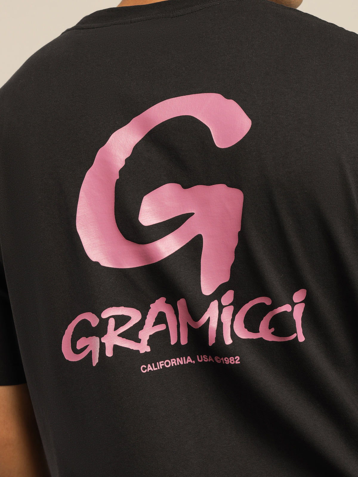 G Logo T-Shirt in Black