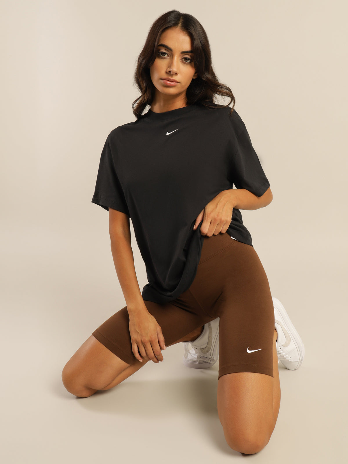 Sportswear Essential Mid-Rise Bike Shorts in Cacao Wow