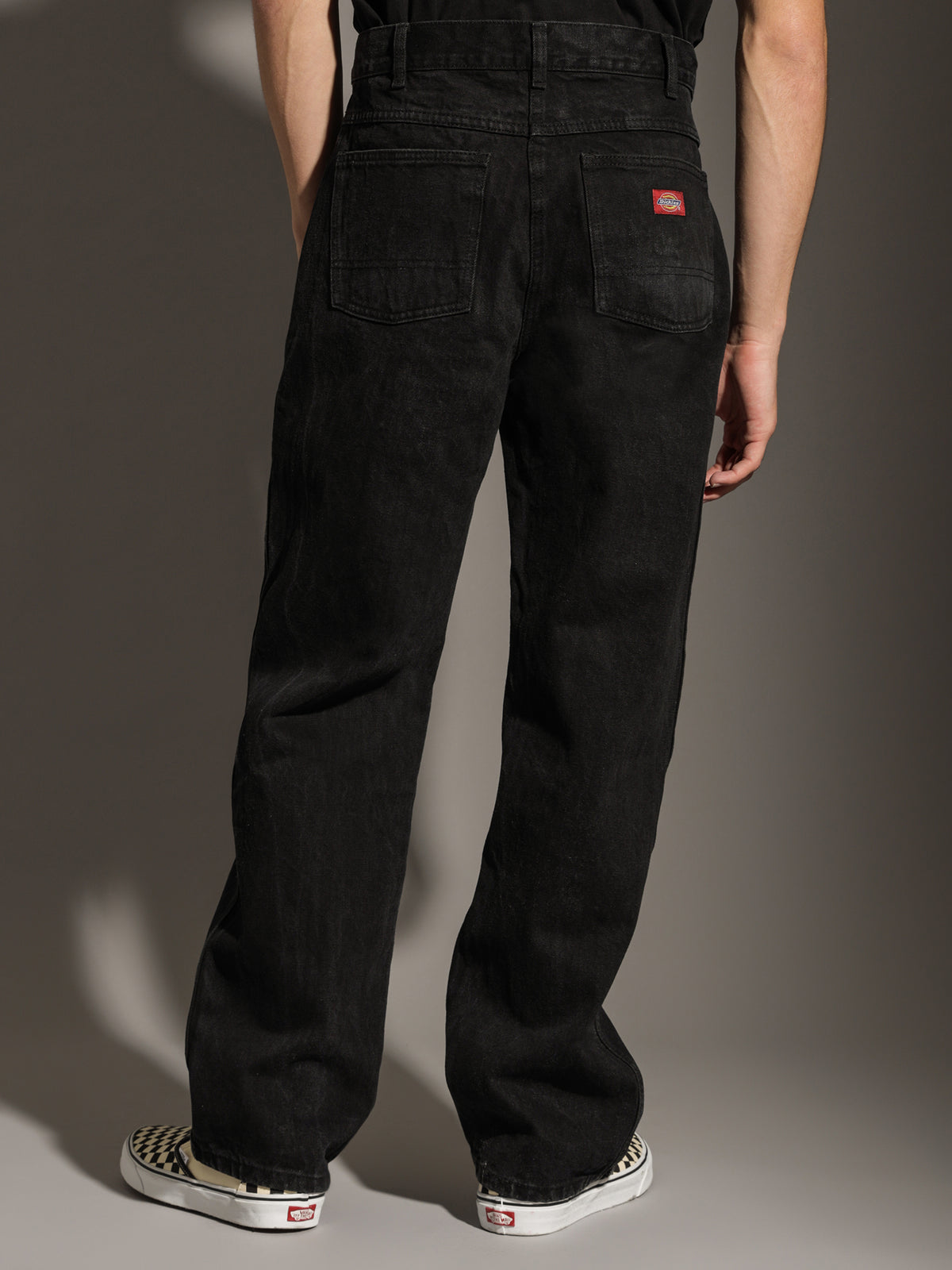 Relaxed Straight Fit 5-Pocket Denim Jeans in Rinsed Black