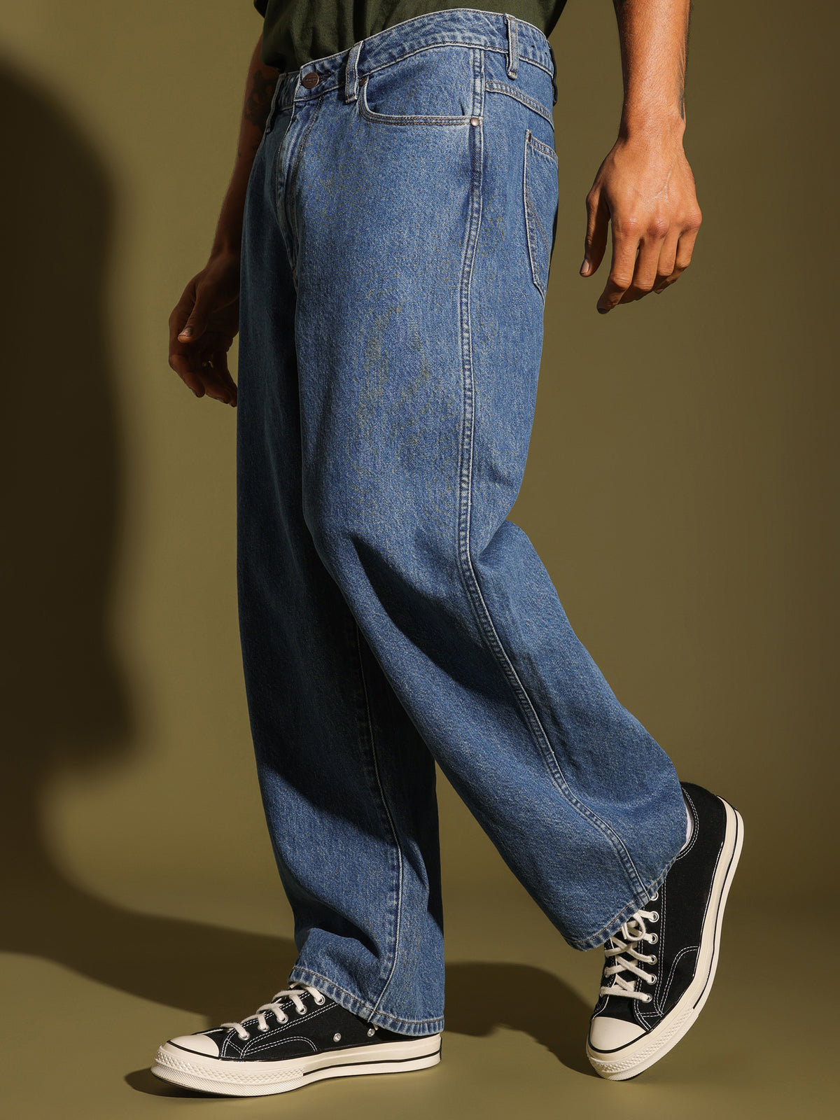 Super Baggy Jeans in Space Lord Mid Blue
