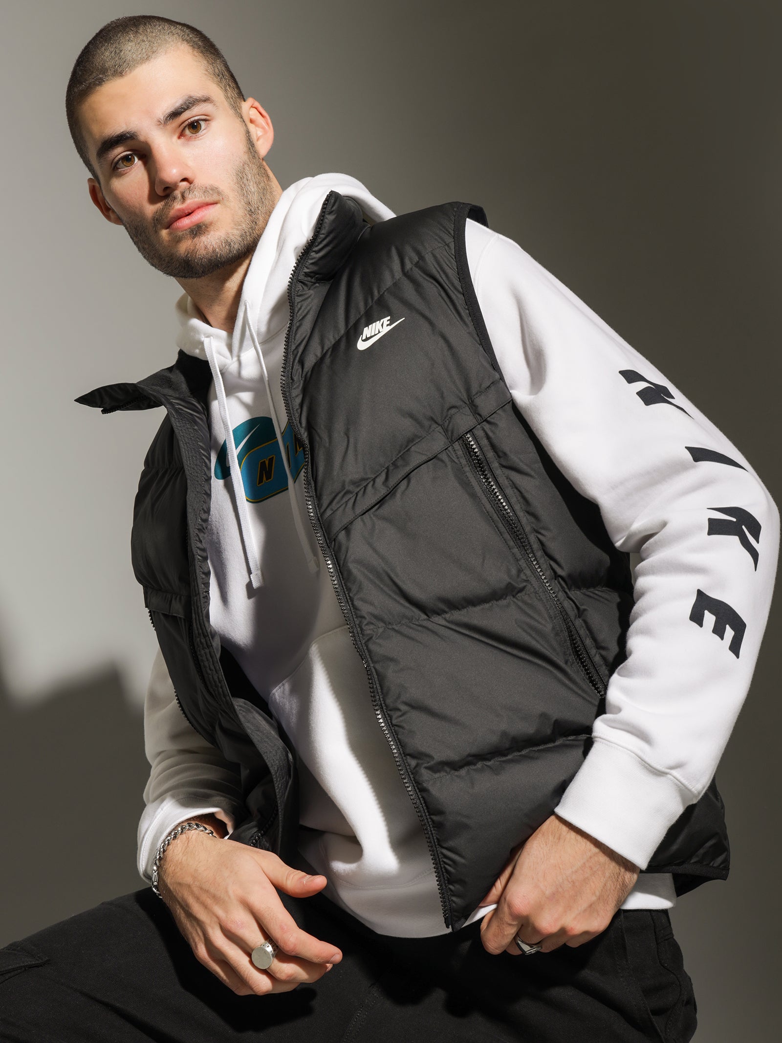 Black Store Storm-FIT Sportswear in - Windrunner Glue Vest