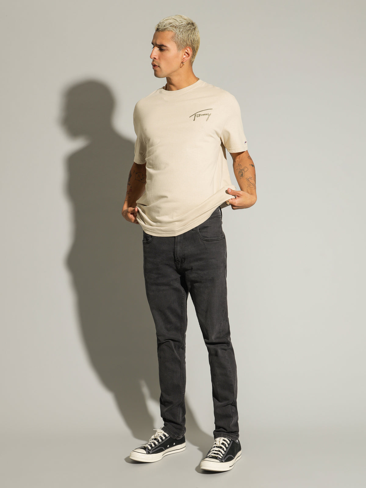 SIGNATURE Logo Recycled Cotton T-Shirt in Savannah Sand