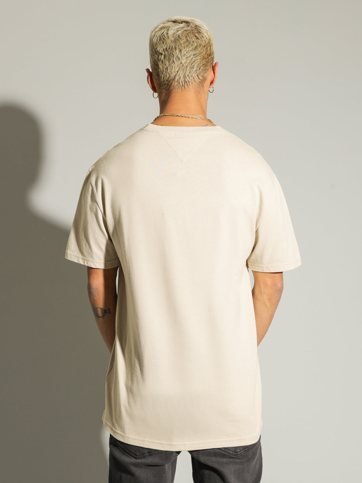 SIGNATURE Logo Recycled Cotton T-Shirt in Savannah Sand
