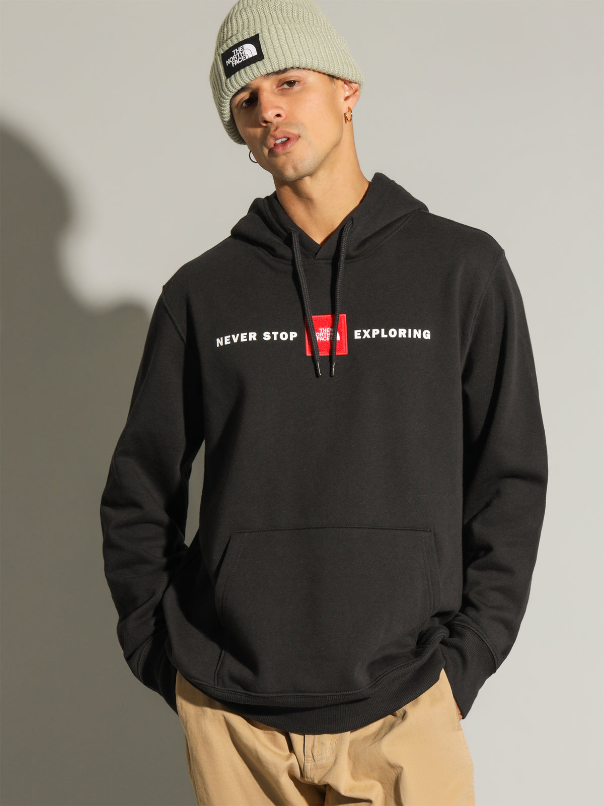 Red&#39;s Pull Over Hoodie in Black