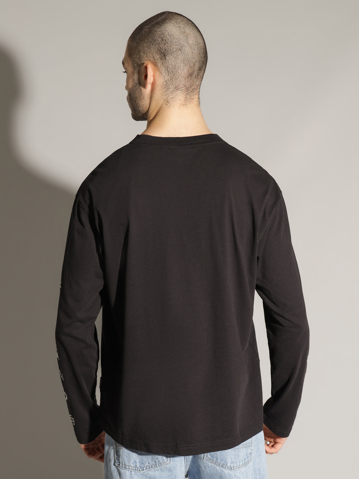 Pasilan Long Sleeve T-Shirt in Black