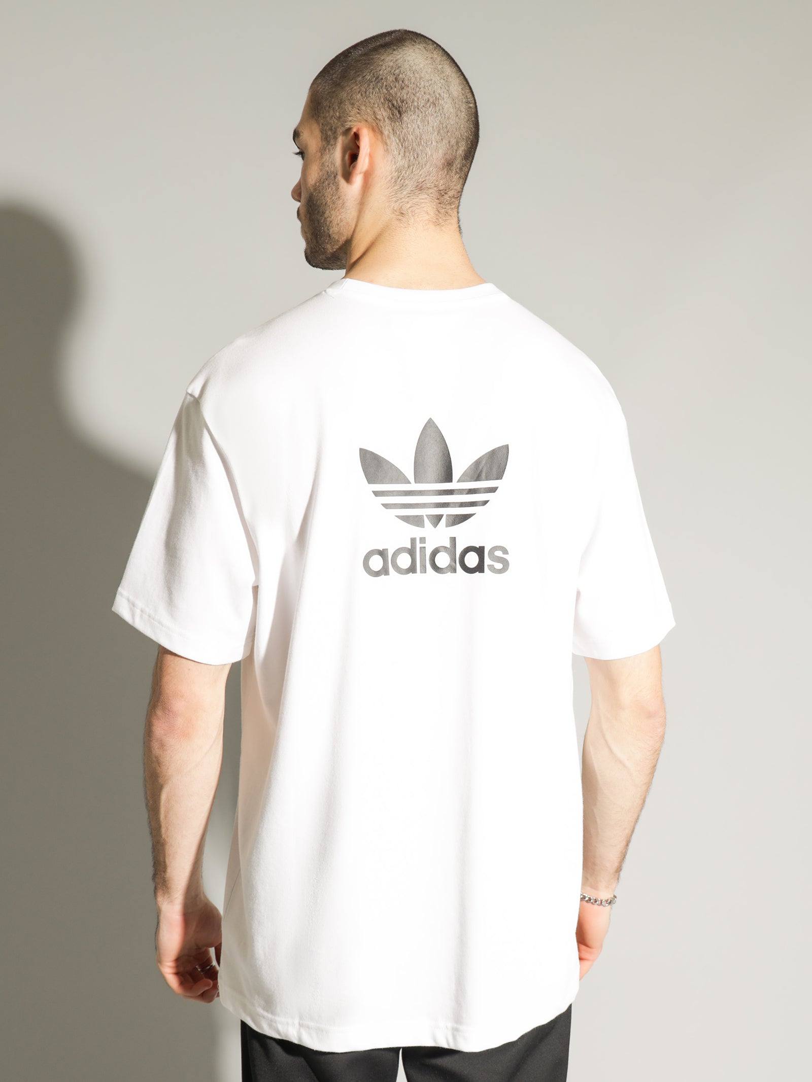 Adidas Adicolor Classics Back & Front Trefoil Boxy T-Shirt Adidas Adicolor Classics Back & Front Trefoil Boxy T-Shirt