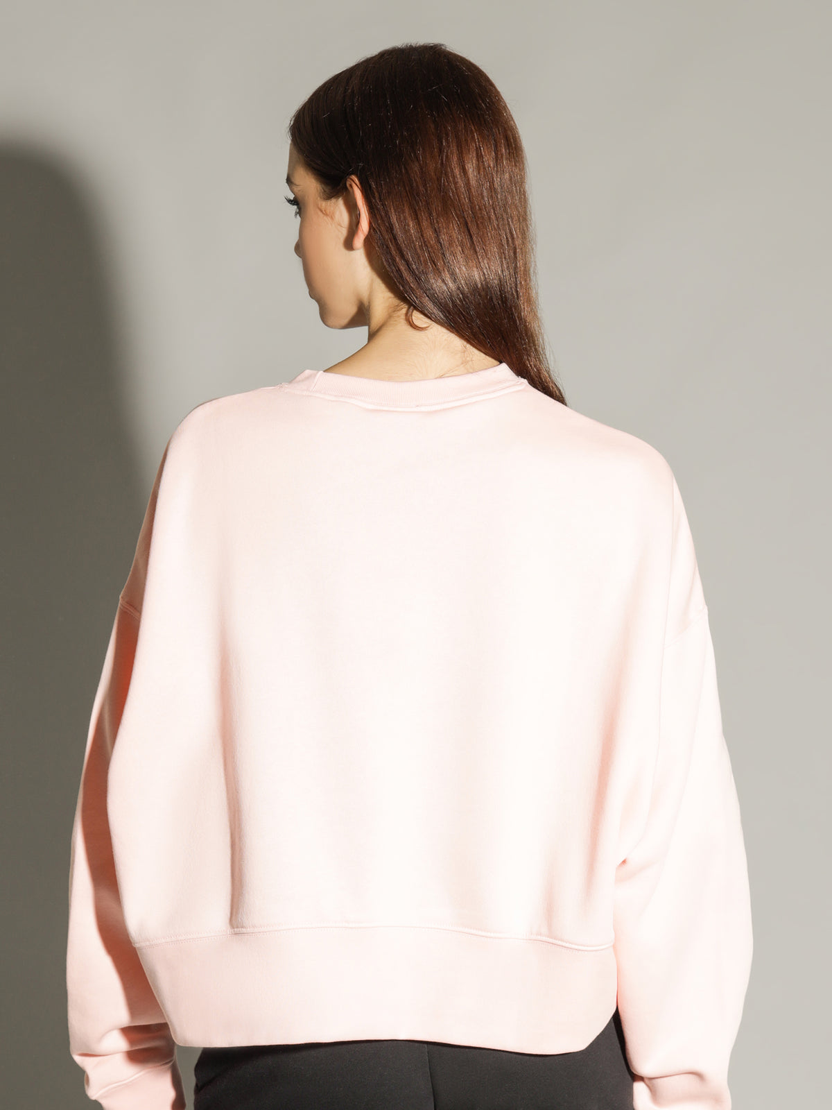 Sportswear Essentials Collection Oversized Fleece Crew in Atmosphere Pink