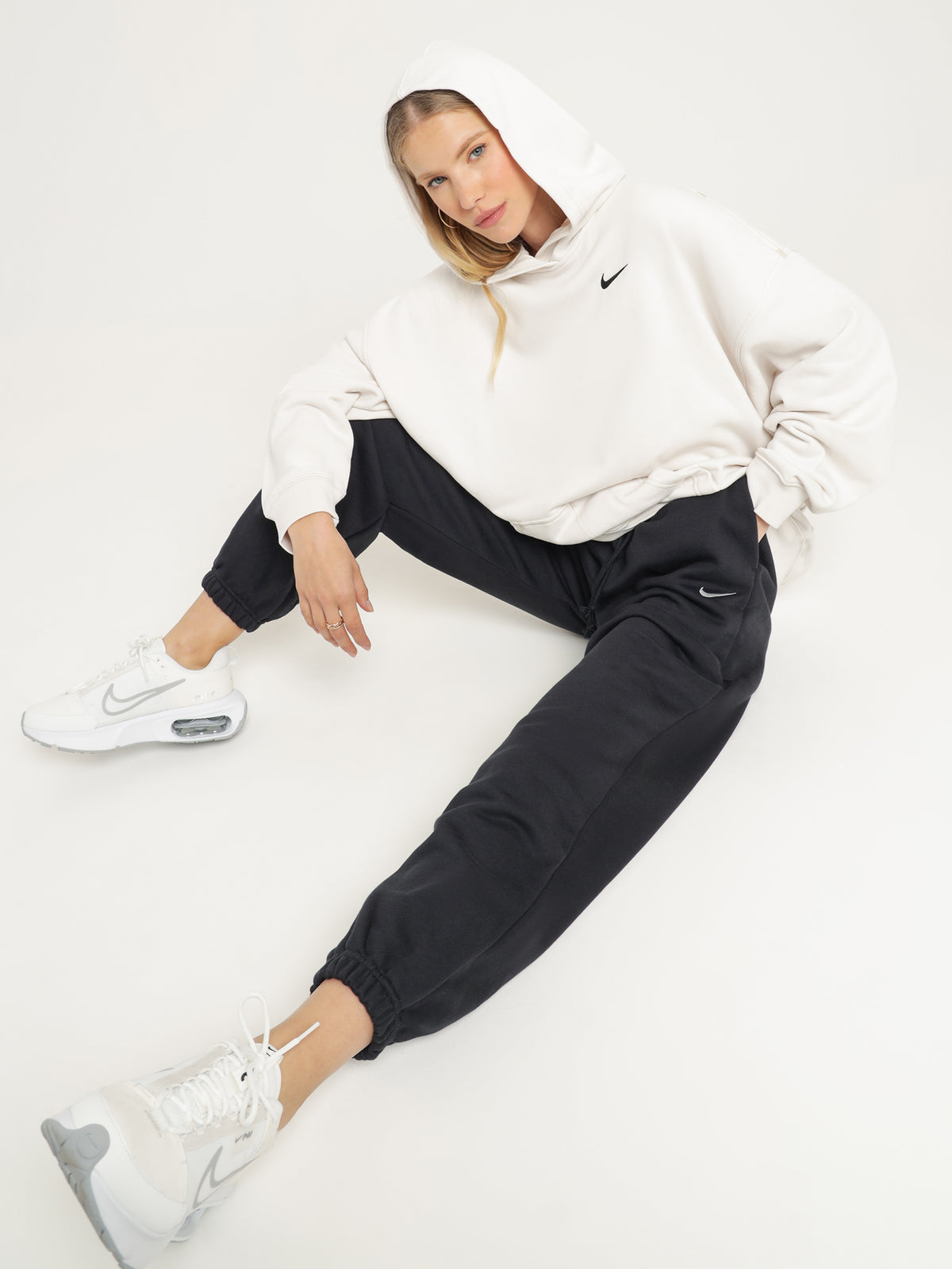 Nike Sportswear Phoenix Fleece Track Pants | Black/Sail