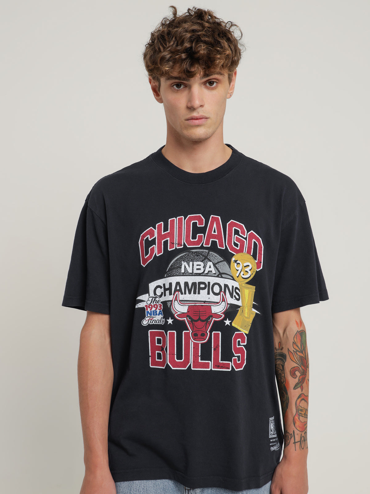 Team History Chicago Bulls T-Shirt in Faded Black