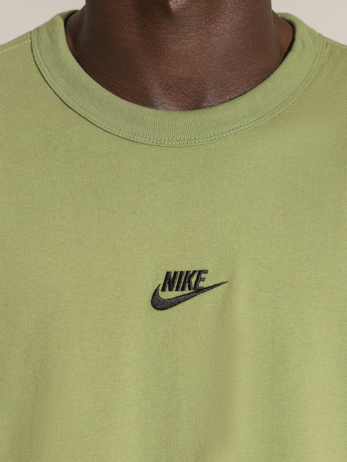 Sportswear Premium Essentials T-Shirt in Green