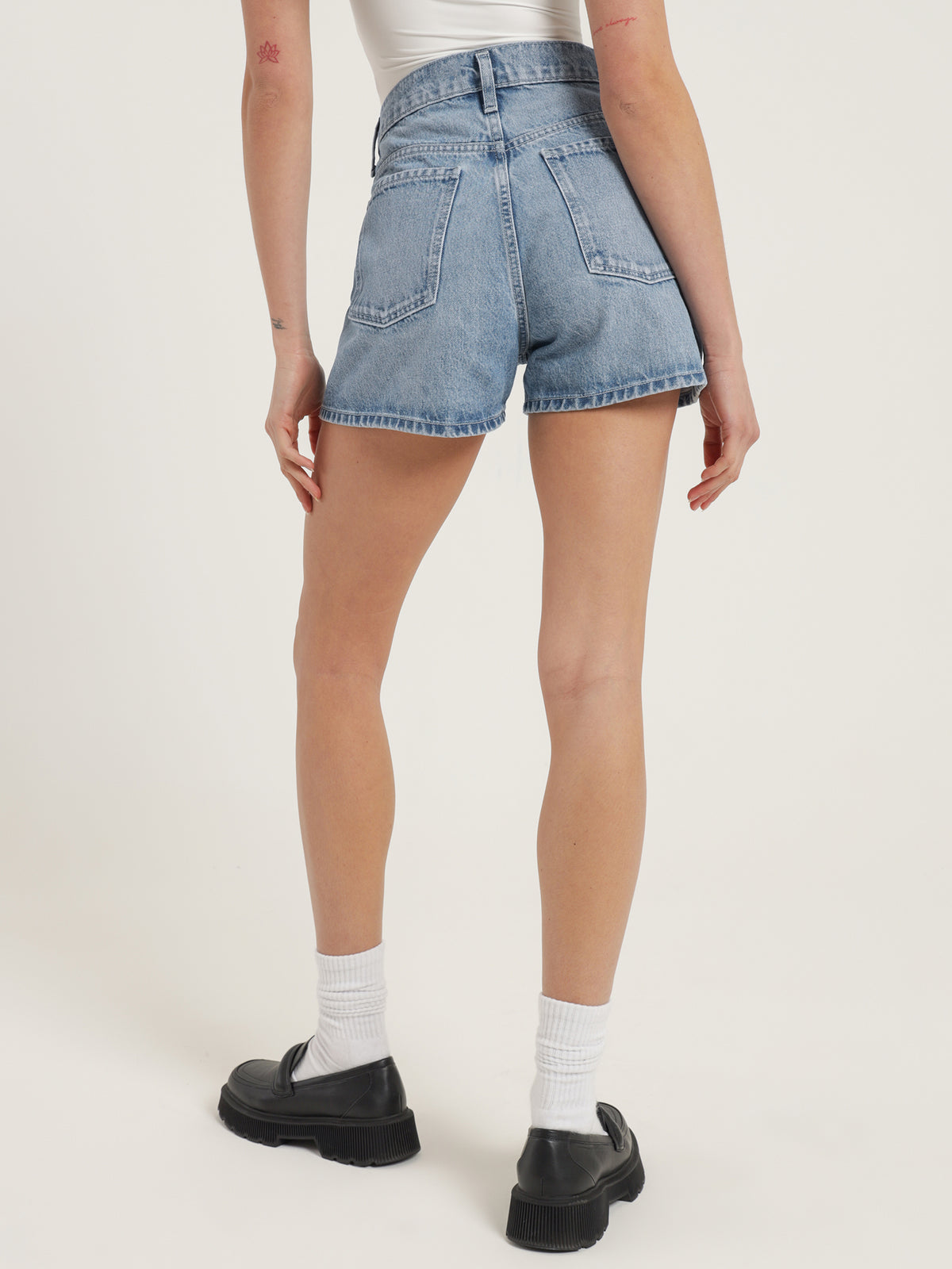 Agnes Shorts in Captivating Blue