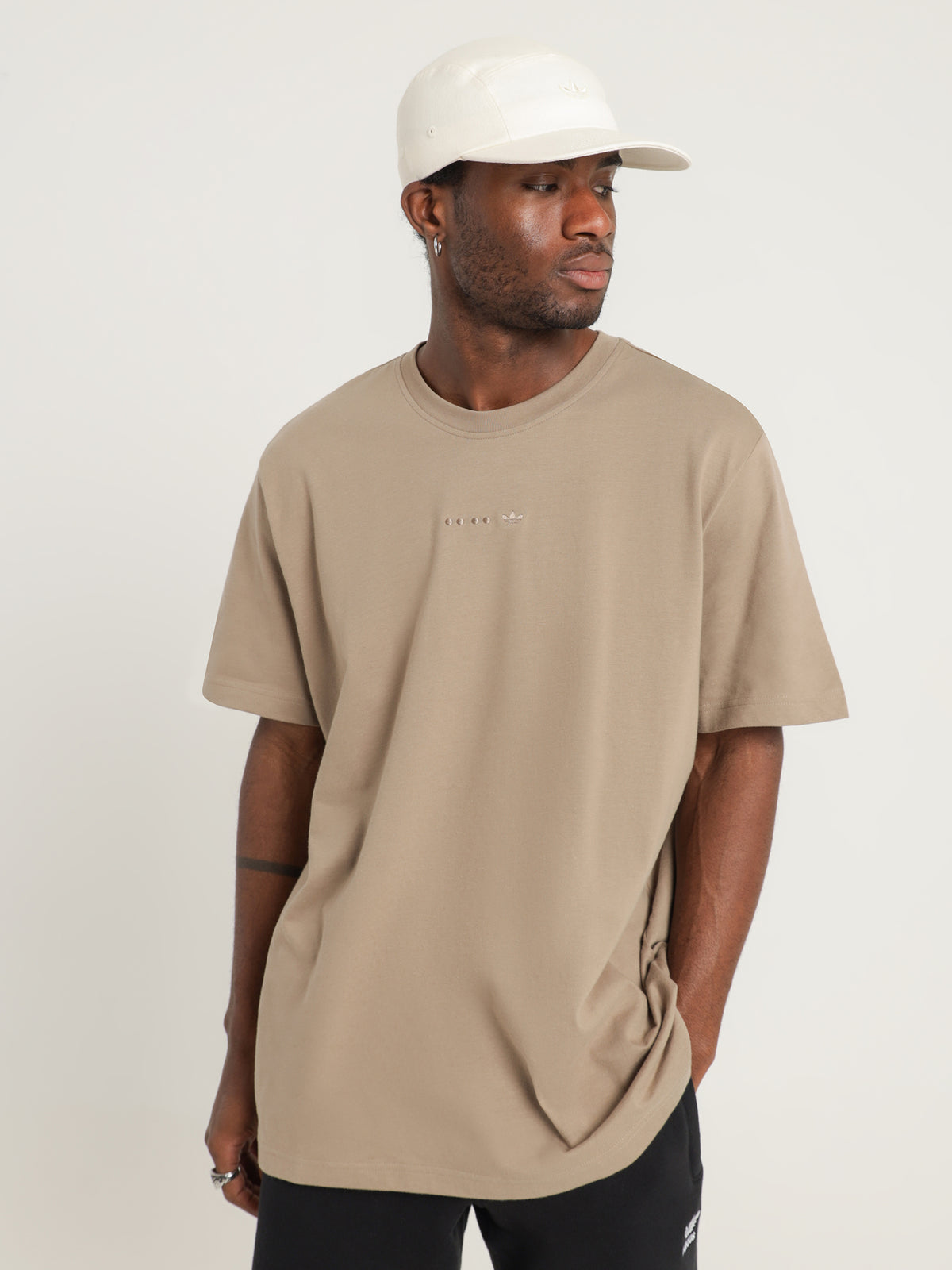 Reveal Essentials T-Shirt in Chalky Brown