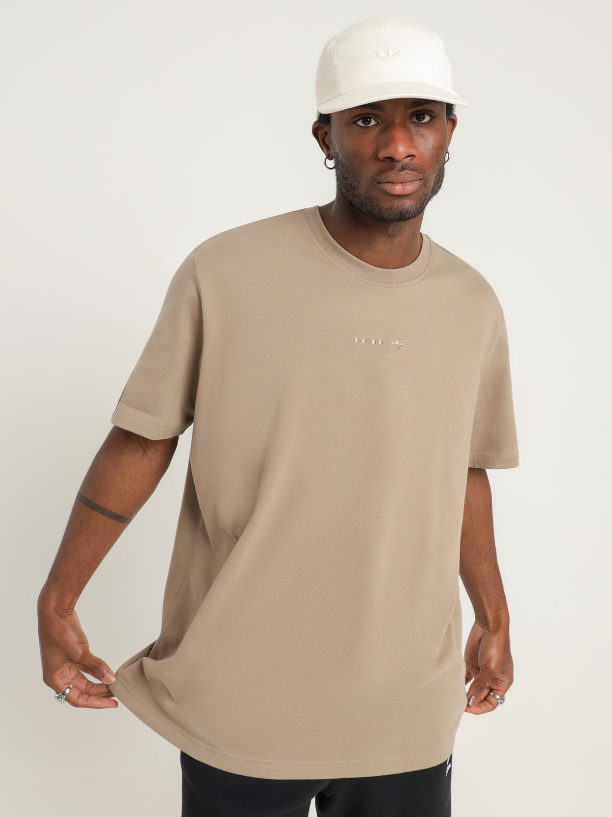 Reveal Essentials T-Shirt in Chalky Brown
