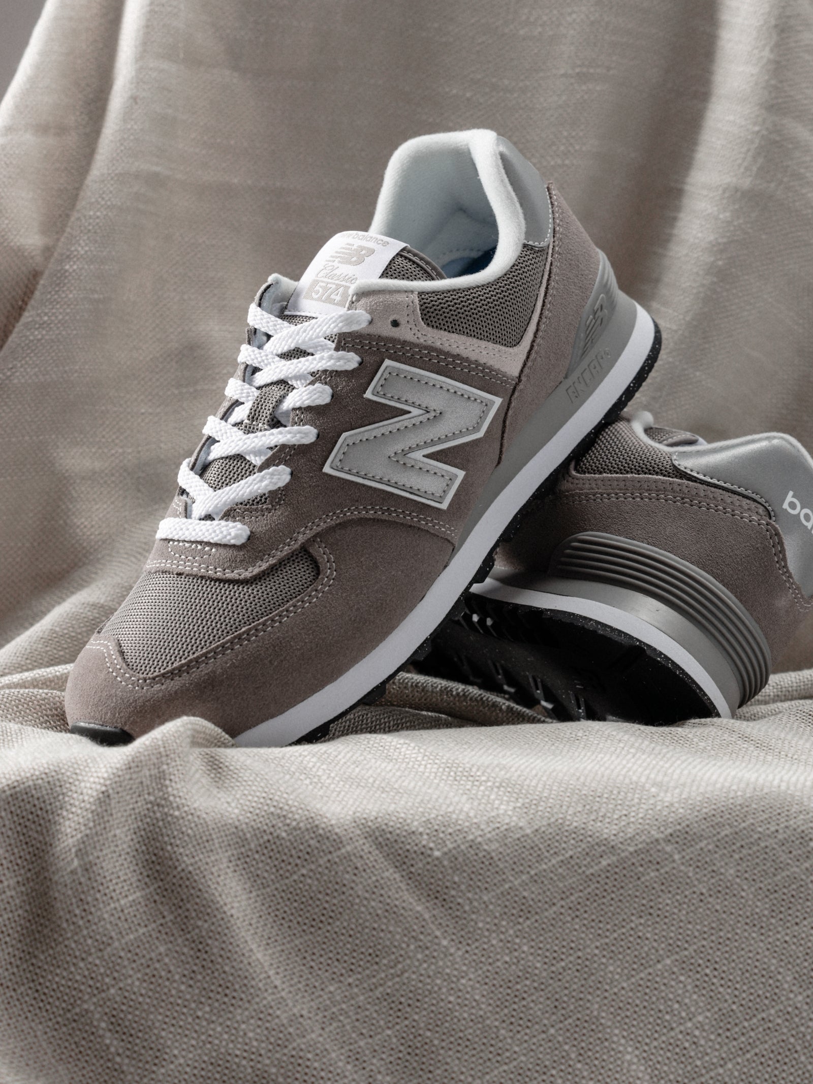 New Balance Men's 574 Classic Sneaker Shoes, Gray, 8 M US