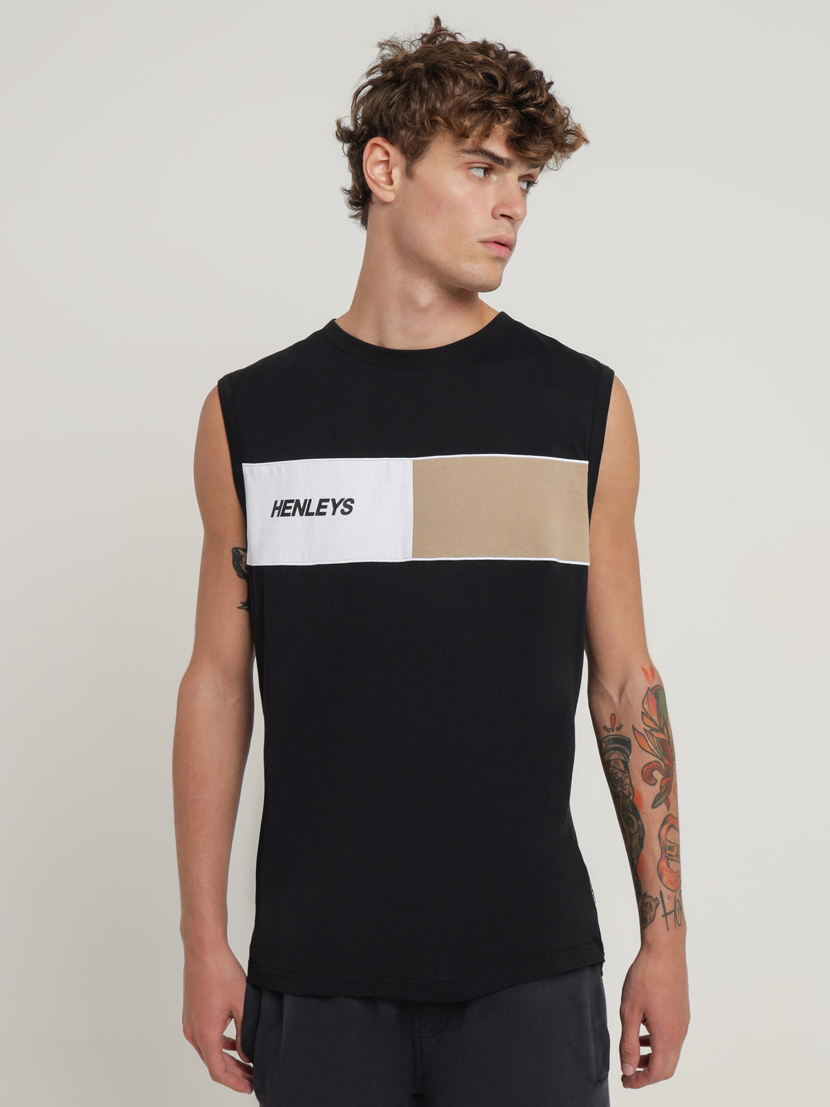 Signature Muscle T-Shirt in Black