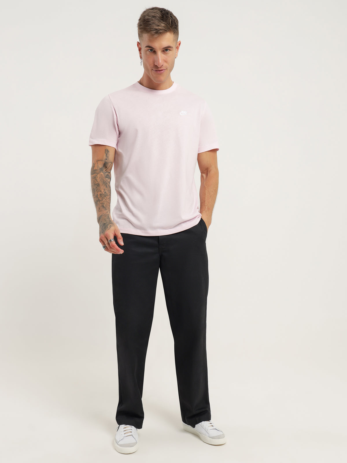 Sportswear Club T-Shirt in Pink Foam &amp; White