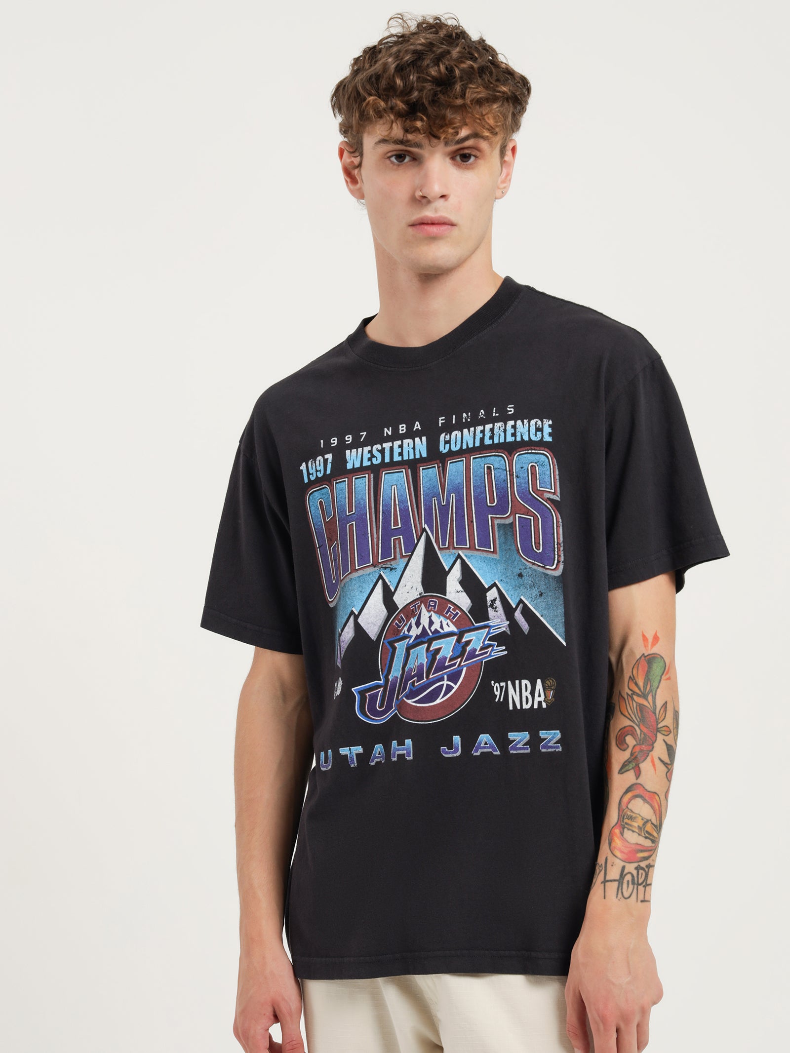 即完売！75周年記念 Utah Jazz Mitchell & Ness 即完売！75周年記念 Utah Jazz Mitchell & Ness 即完売！75周年記念