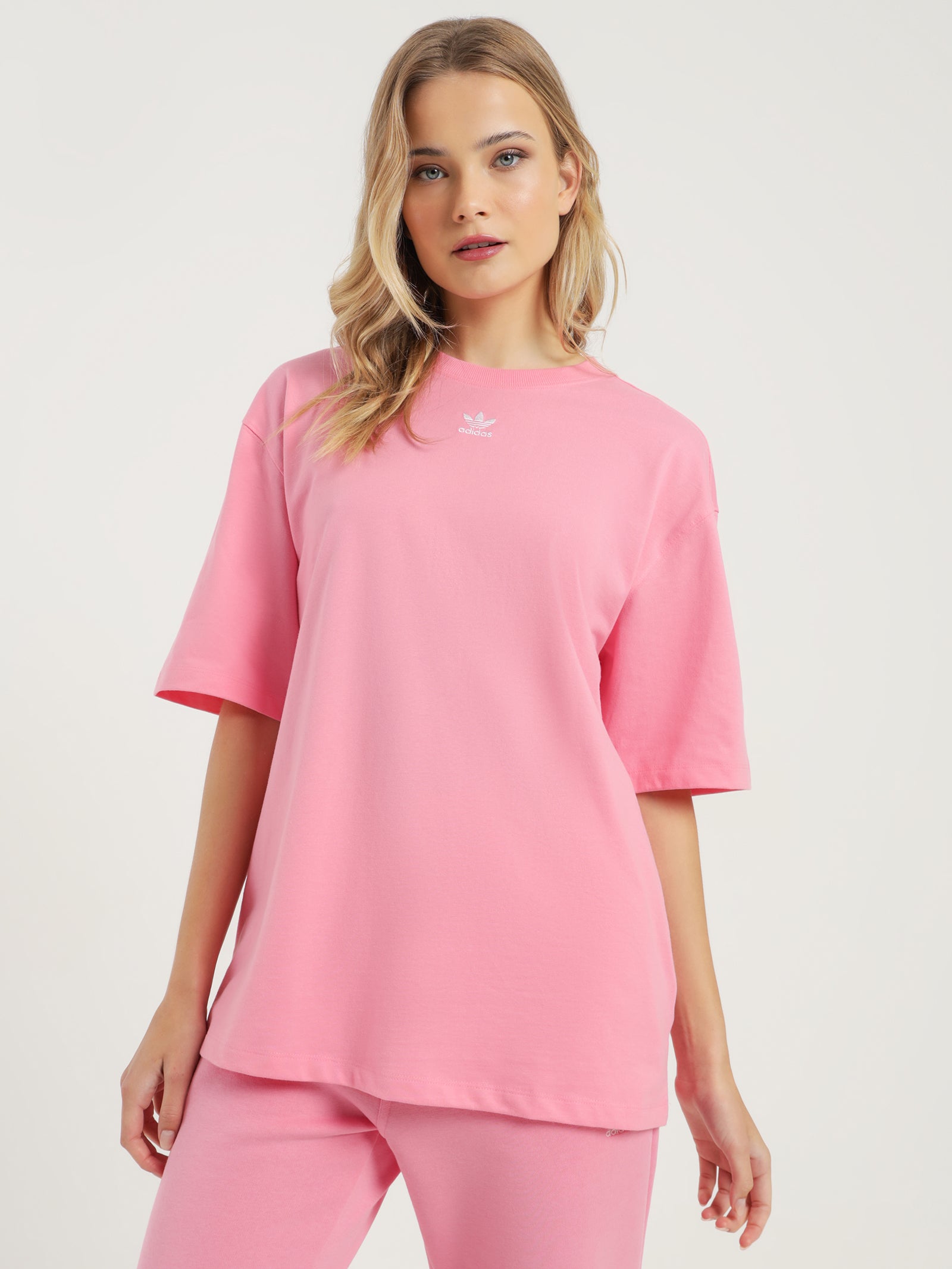 Pink Essentials - Store Glue Bliss Adicolor T-Shirt
