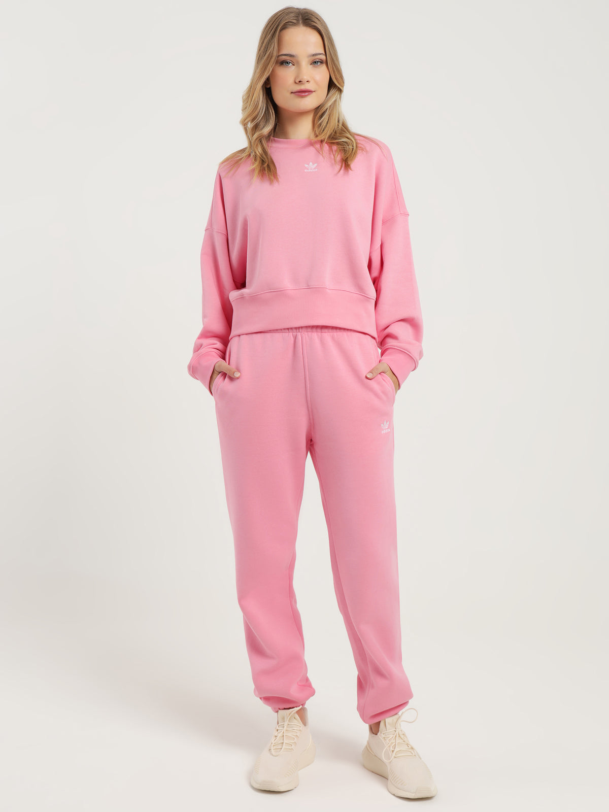 Adicolor Essentials Fleece Joggers in Bliss Pink