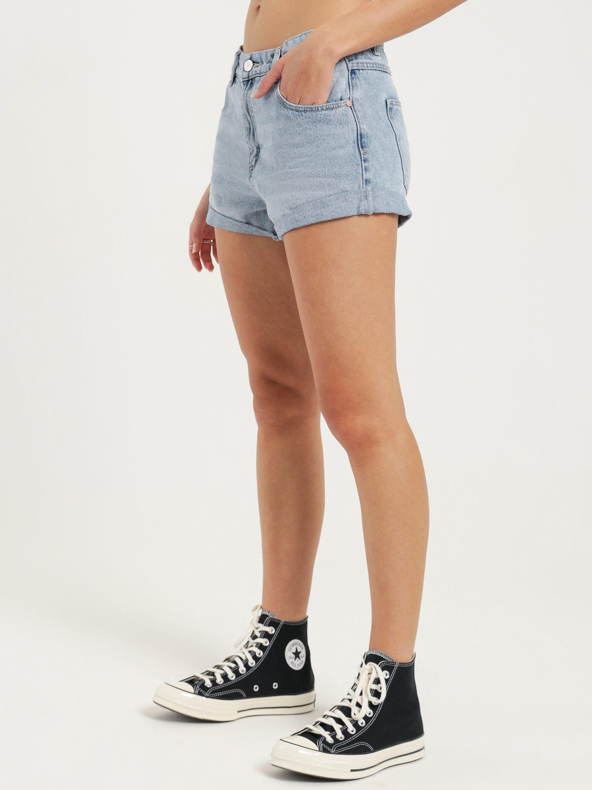 A Slouch Shorts in Light Blue