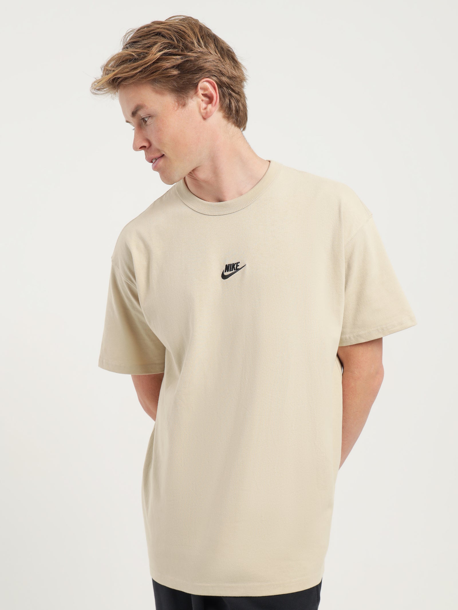 Sportswear Premium Essentials Sustainable T-Shirt1