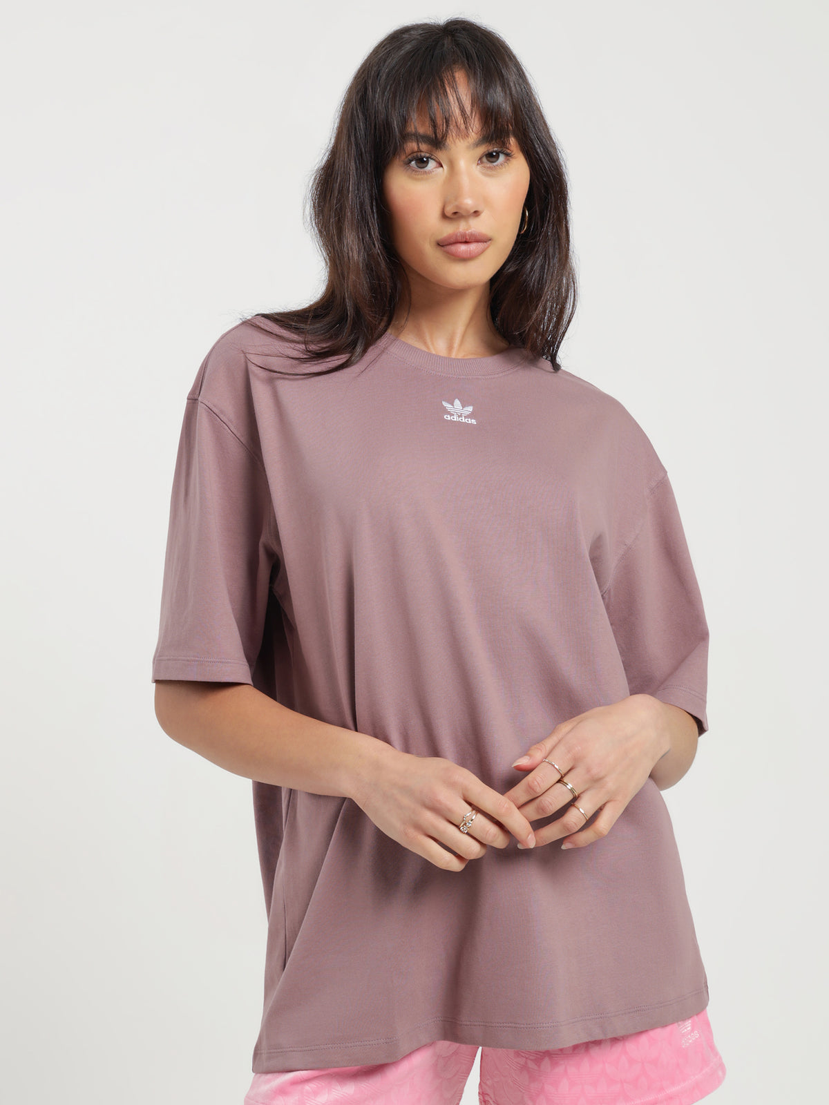 Loungewear Adicolor Essentials T-Shirt in Purple