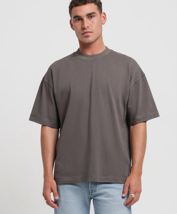 Cartel Classic T-Shirt in Obsidian