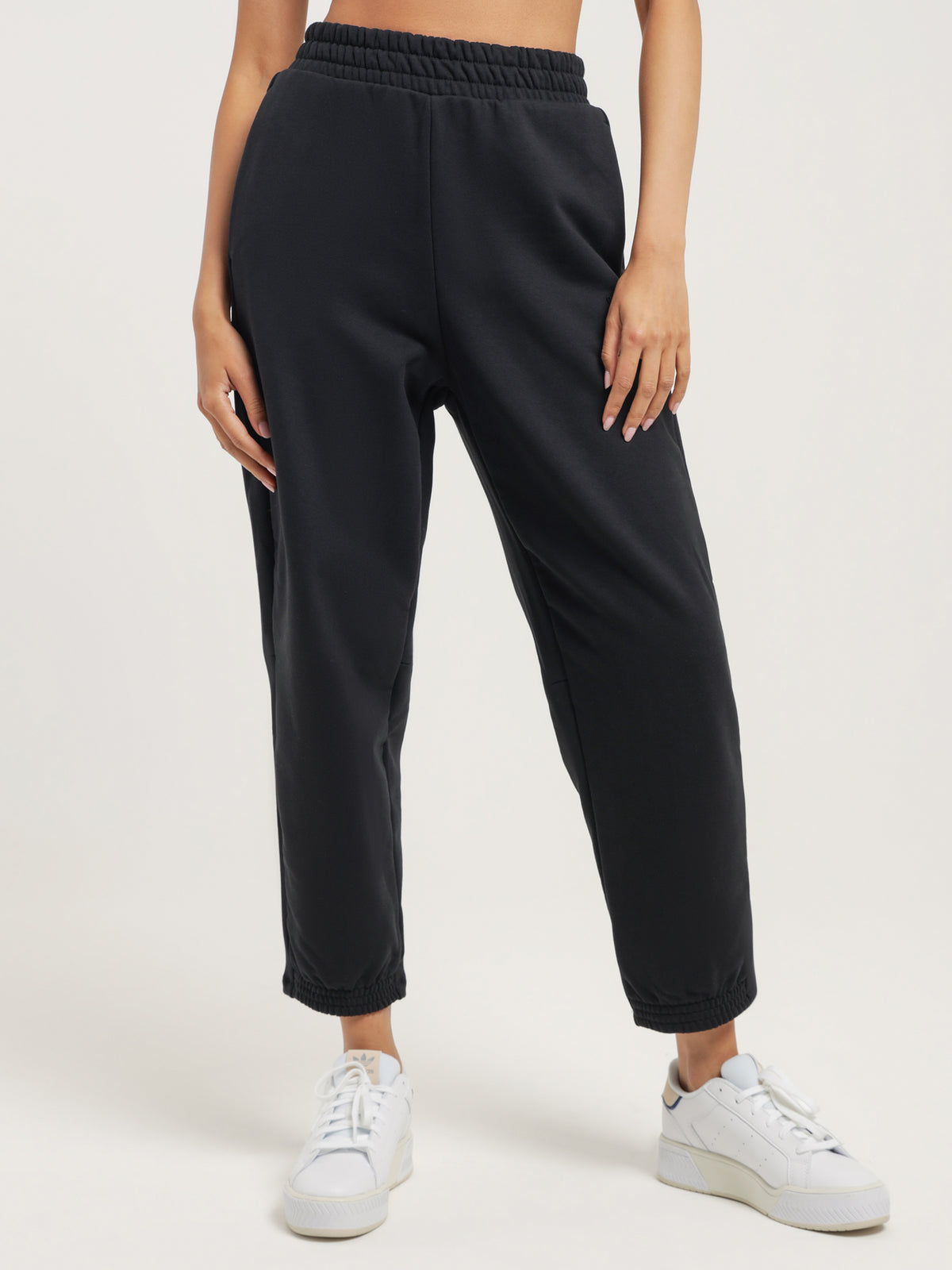 Adicolor Contempo Relaxed Joggers in Black