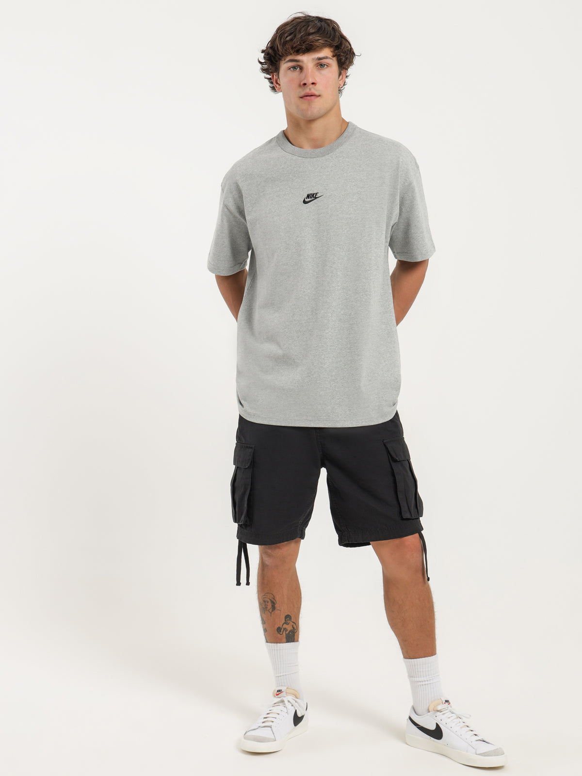 Sportswear Premium Essentials T-Shirt in Grey