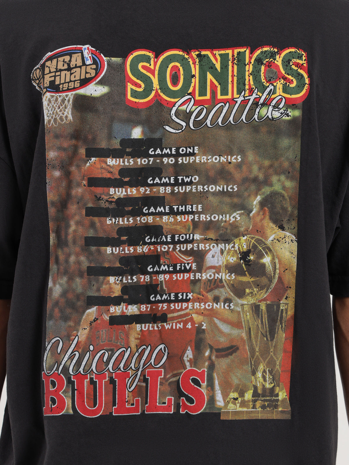 1996 Chicago Bulls vs Seattle Sonics T-Shirt in Black