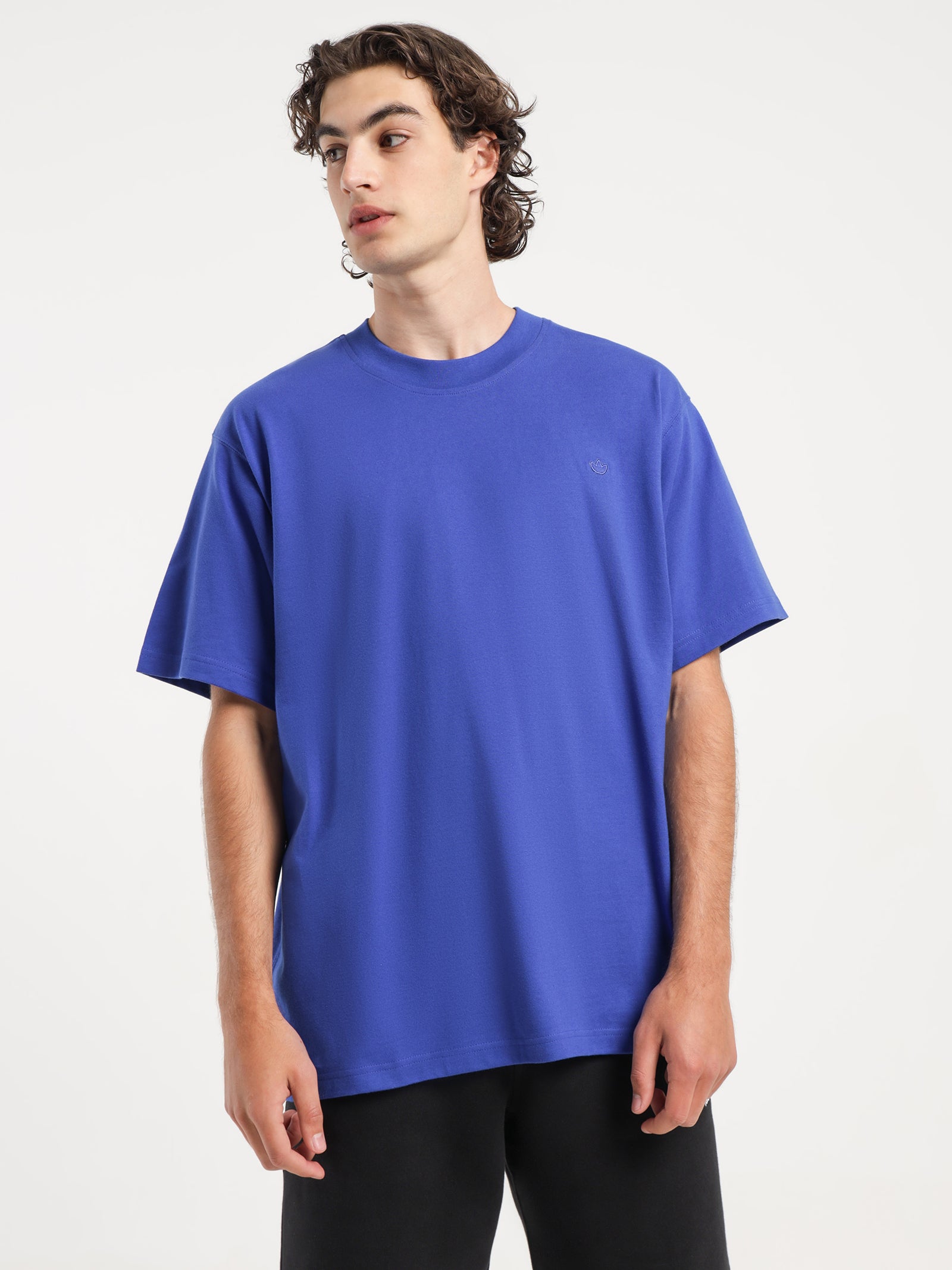Adicolor Contempo T-Shirt in Blue - Glue Store