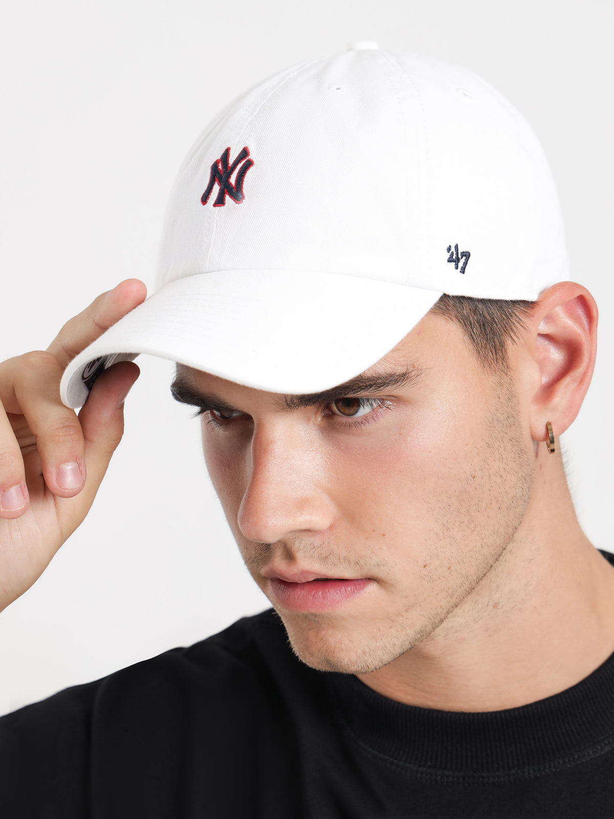 New York Yankees Adjustable Strapback Cap in White