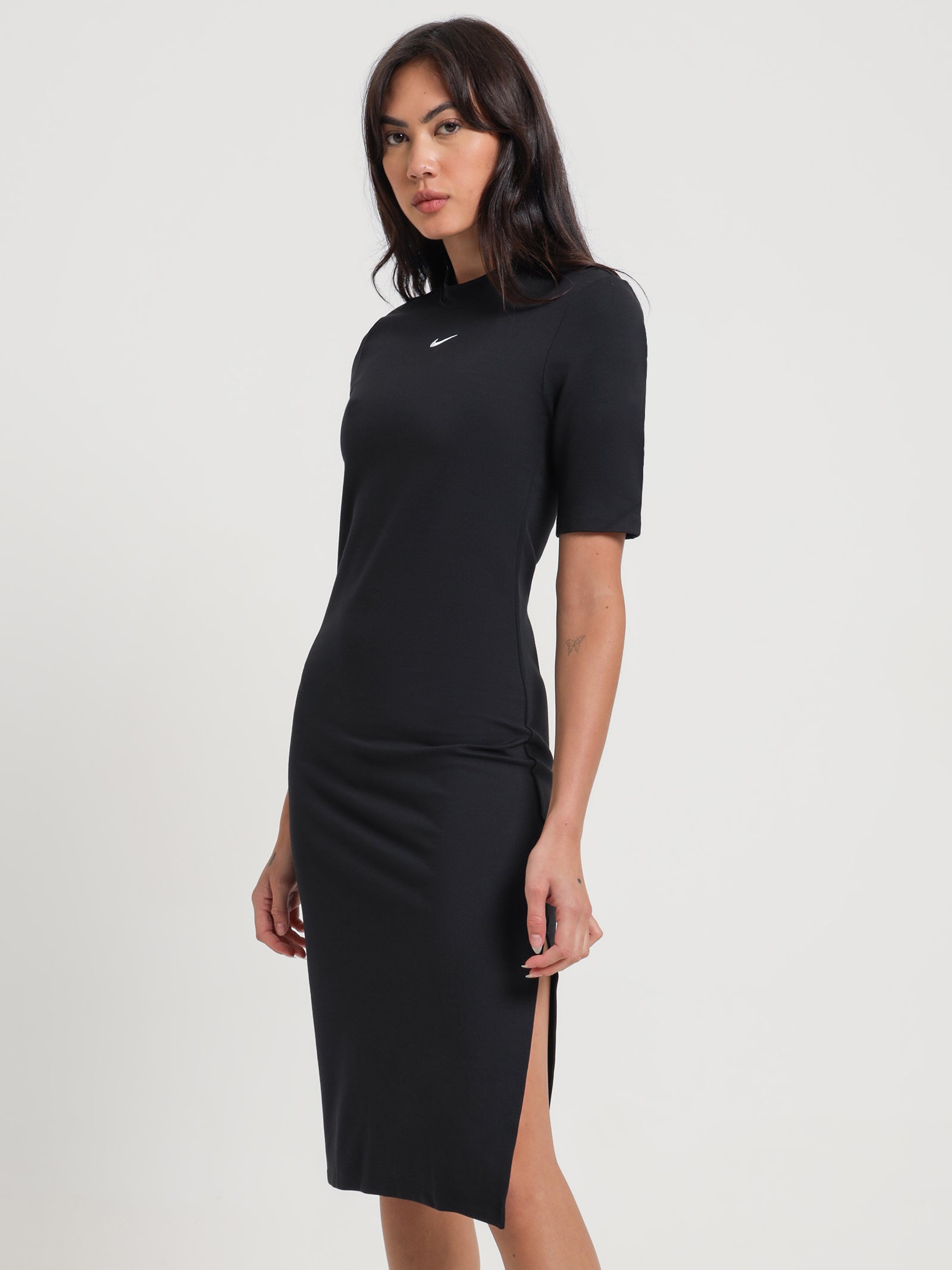 Nike Sportswear Essentials Midi Dress Black/White Nike Sportswear Essentials Midi Dress Black/White