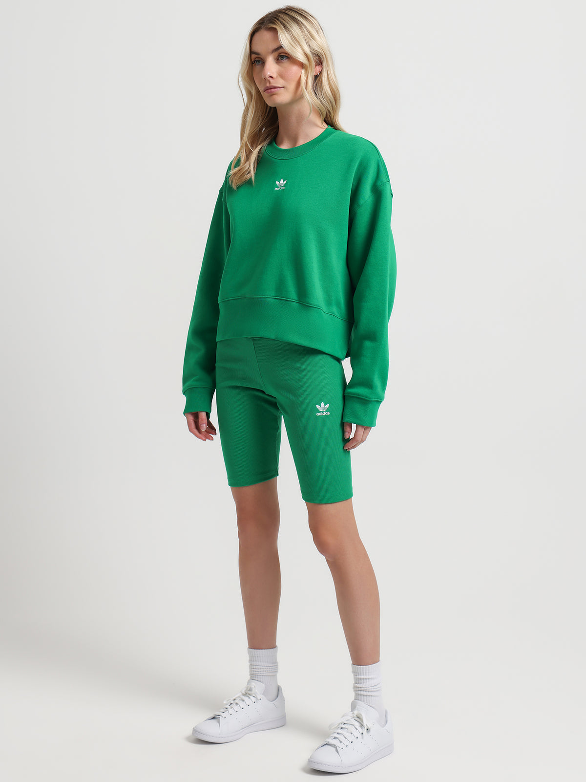 Adicolor Essentials Sweatshirt in Green